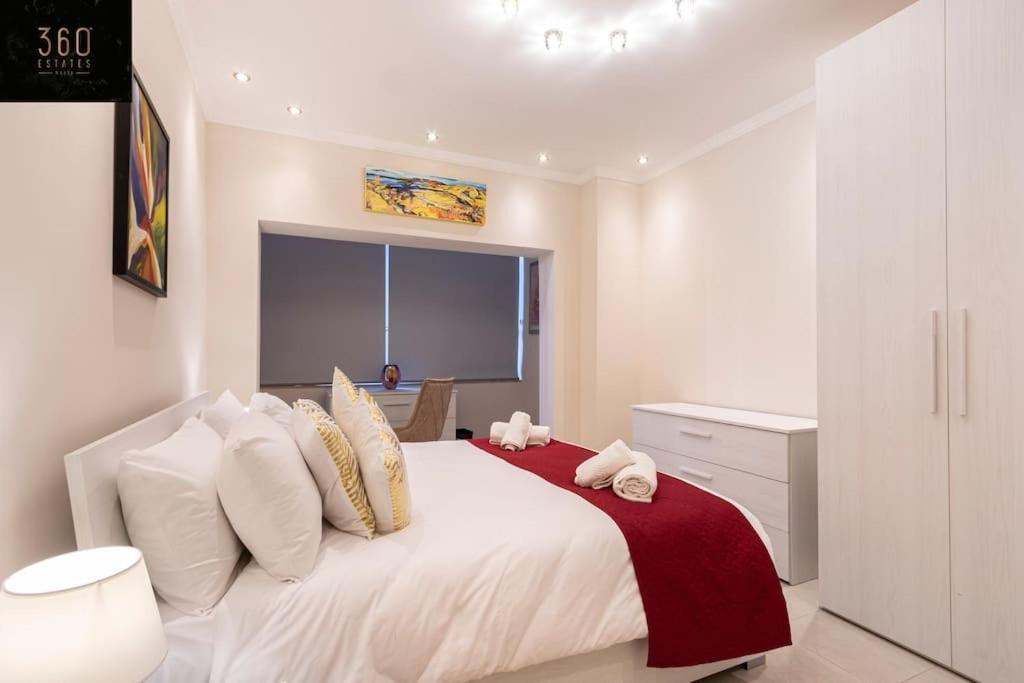 One Of A Kind, Seafront Property In St Georges Bay By 360 Estates St. Julian's Zewnętrze zdjęcie